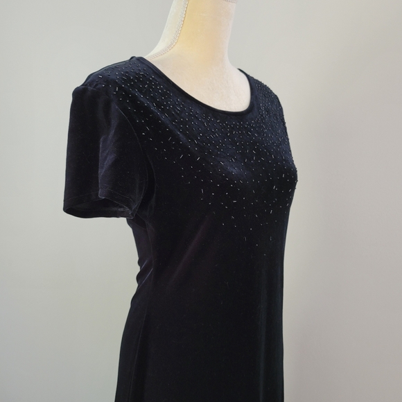 Vintage J.R. NITES by CALIENDO Size 6 Black Velvet Short Sleeve Beaded Dress - Picture 2 of 8